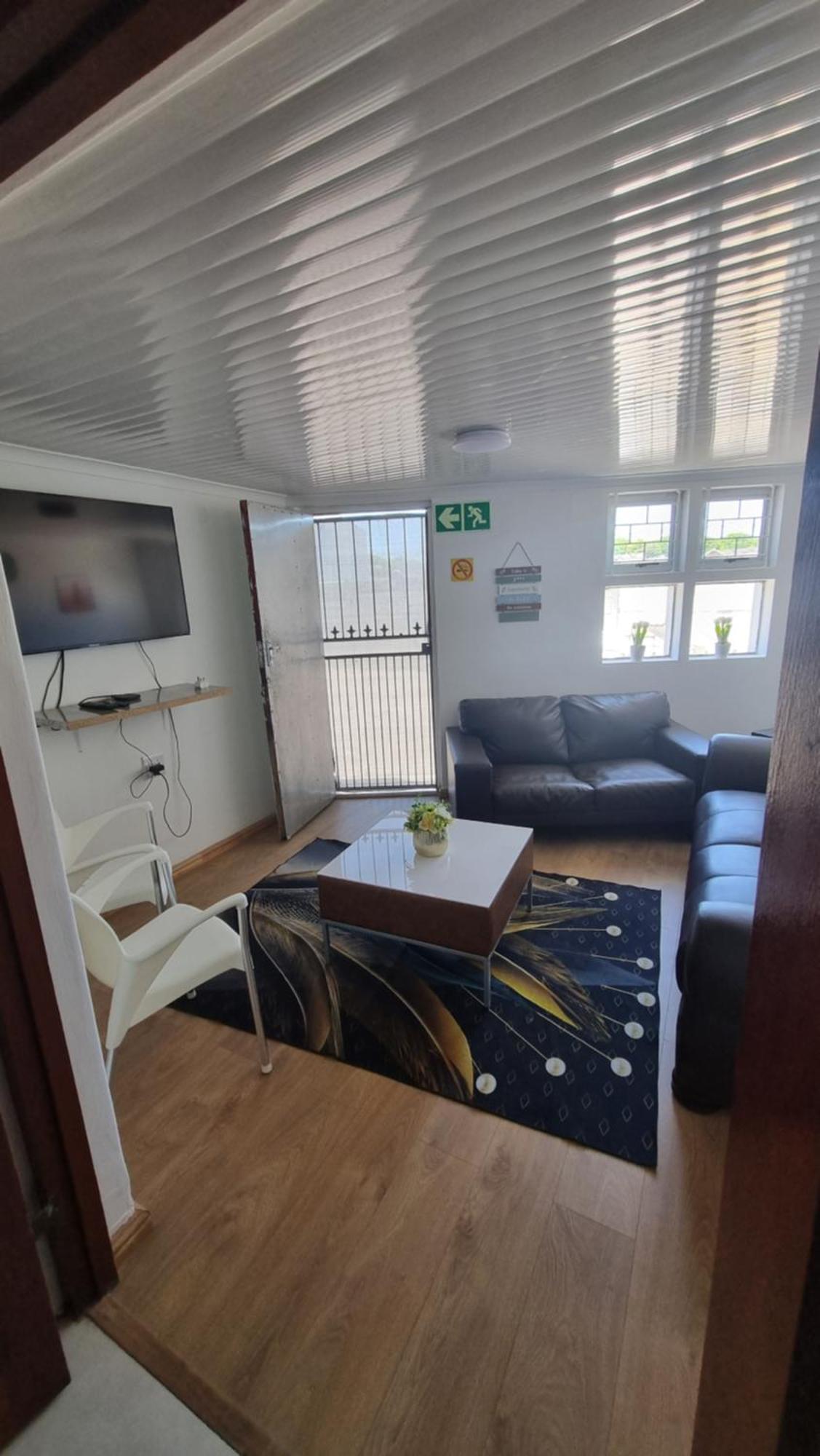 Acanthus Circle Holiday home Cape Town